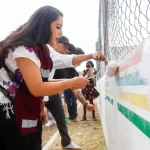 Tonantzin Fernández encabeza una jornada de limpieza en el Deportivo de Santa María Acuexcomac