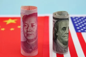 Trump ‘asfixia’ a China: Sube aranceles a 145% en ‘guerra comercial’ contra el gigante asiático