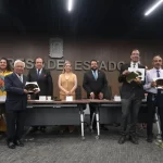 Entregan en el Congreso del Estado galardones por Aniversario del Barrio del Artista