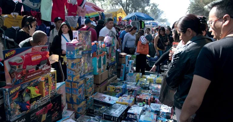 IMPI prepara operativos contra piratería: ¿Qué mercados famosos están en la mira?
