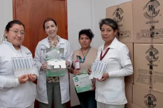 ISSSTEP recibe donación de 10 mil jeringas por parte de la UDLAPISSSTEP recibe donación de 10 mil jeringas por parte de la UDLAP