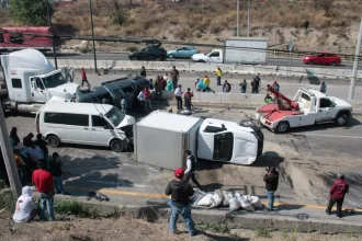 Múltiples accidentes provocan cierre en el Periférico Ecológico de Puebla