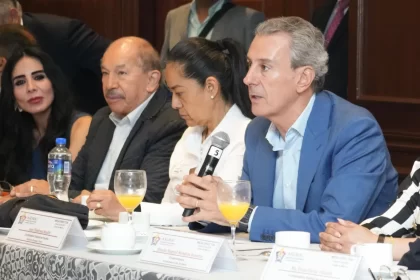 Pepe Chedraui participó en la 1ª Reunión de la Mesa Directiva de la AALMAC