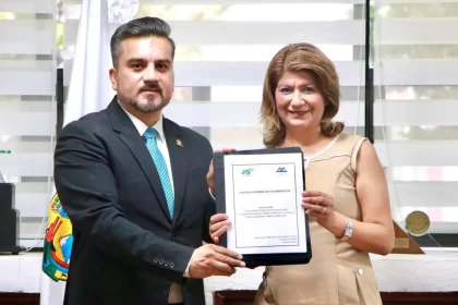 UTH firma convenio con CANACO SERVYTUR Texmelucan