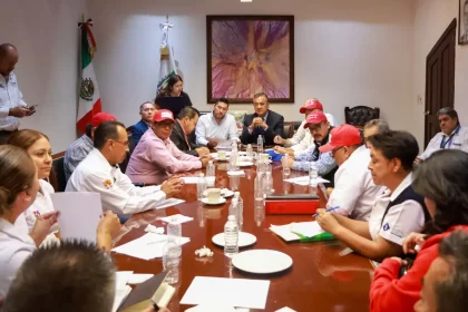 Autoridades de SEGOB logran acuerdos con trabajadores de Salud