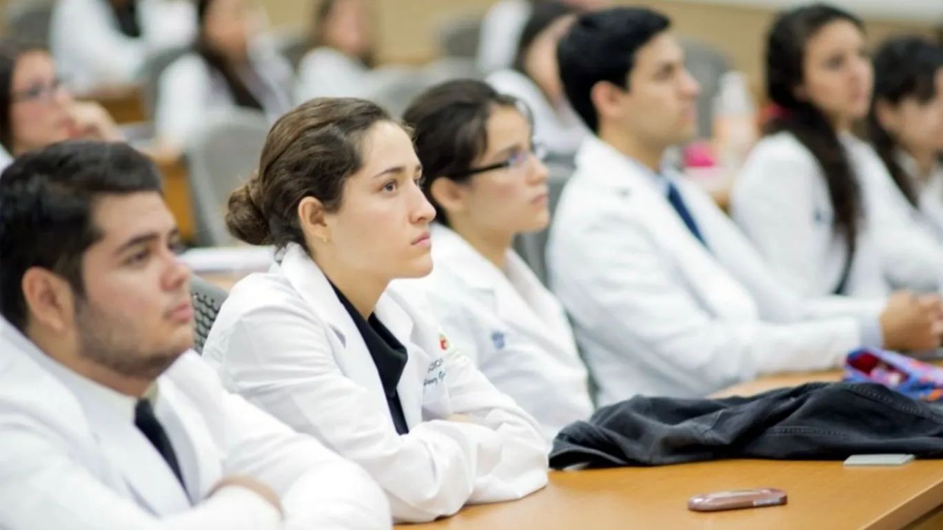 BUAP, USEP y universidades privadas llamadas por Armenta a duplicar su matrícula en medicina y enfermería