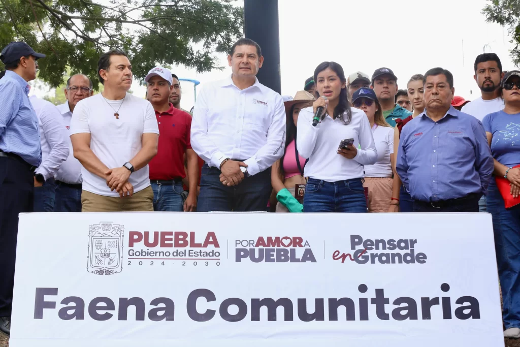 Con faena y bacheo, Gobierno del Estado atiende necesidades viales