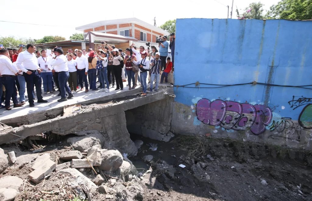 Cumple gobierno de Puebla con familias afectadas por lluvias en La Galarza