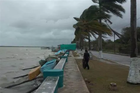 Huracán Erick impactará a México como categoría 3; cuándo y dónde