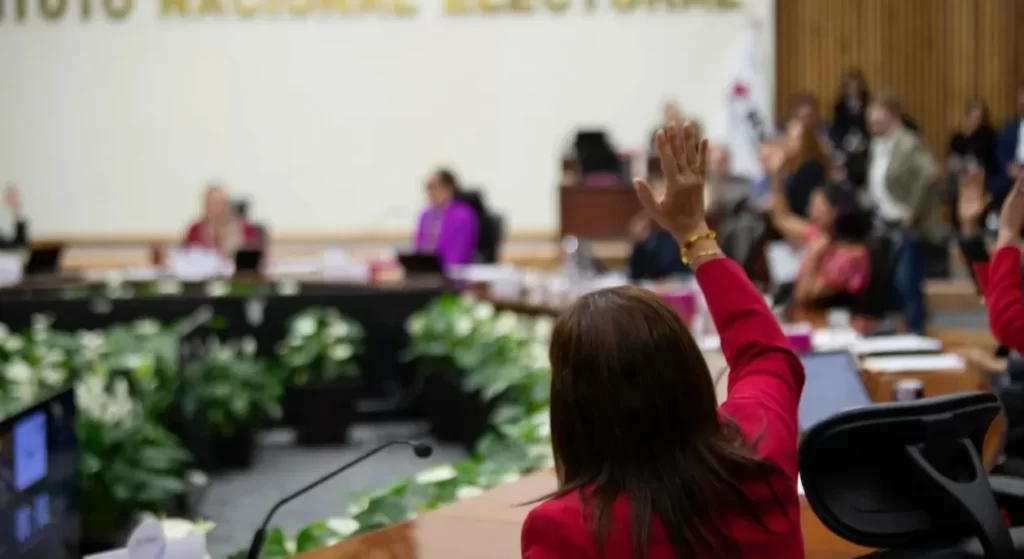 INE declara validez de la elección de la Corte; entregan constancia a ministros 