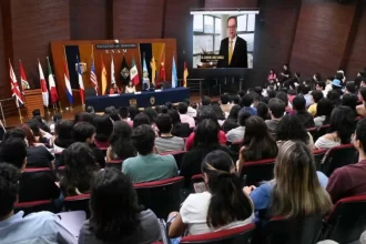 Insta el Rector Lomelí a estudiantes del programa de movilidad a representar los valores de la UNAM con orgullo y dignidad