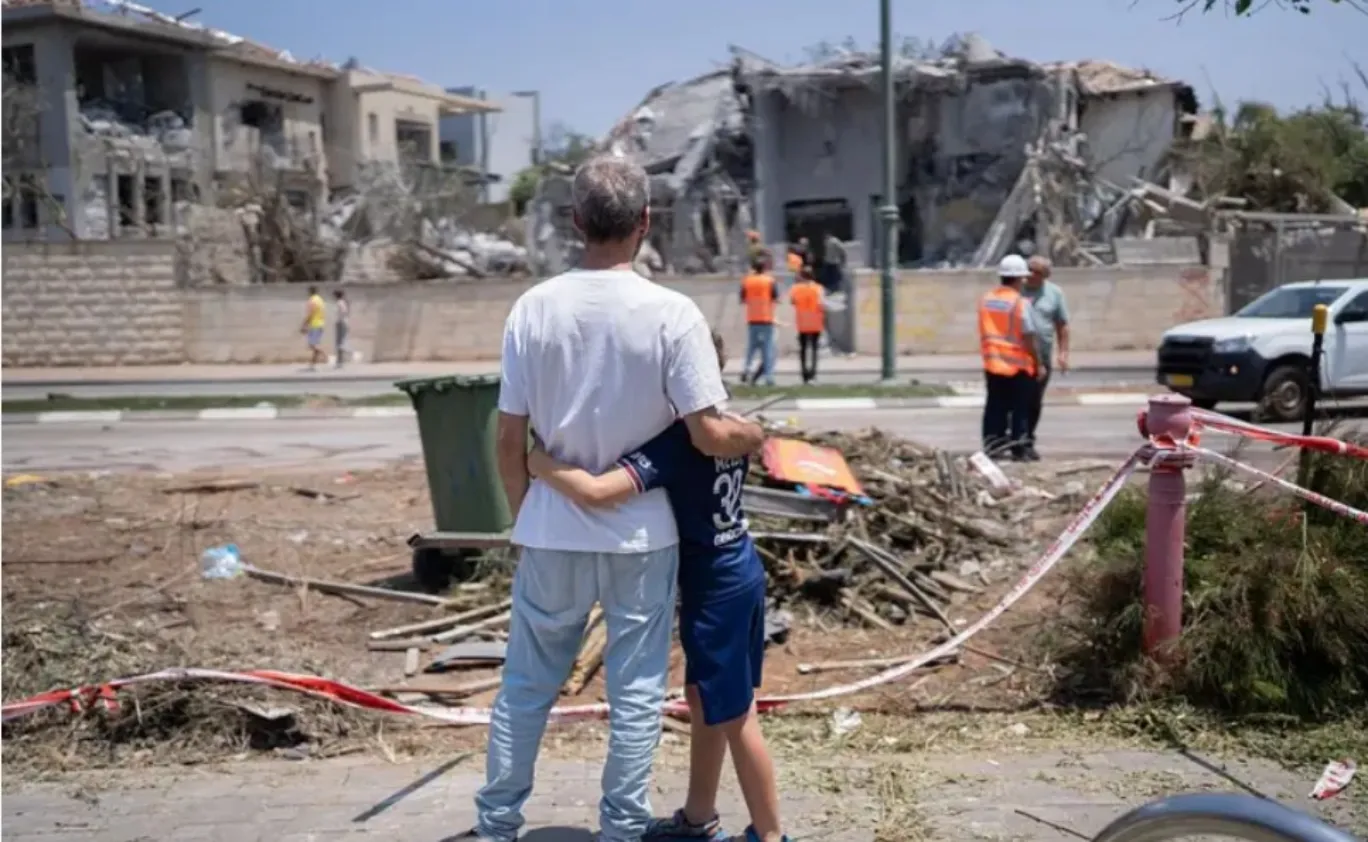 Israel acordó un alto el fuego con la condición de que Irán detuviera sus ataques, según un funcionario de la Casa Blanca