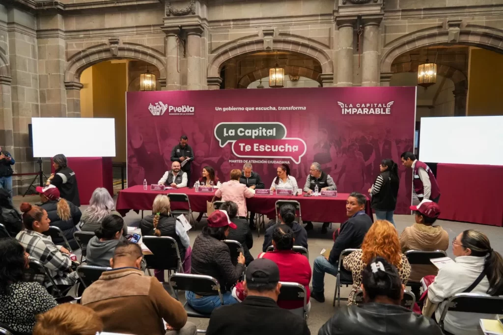 Pepe Chedraui continúa La Capital te Escucha: en el Palacio Municipal; recibió a poblanas y poblanos