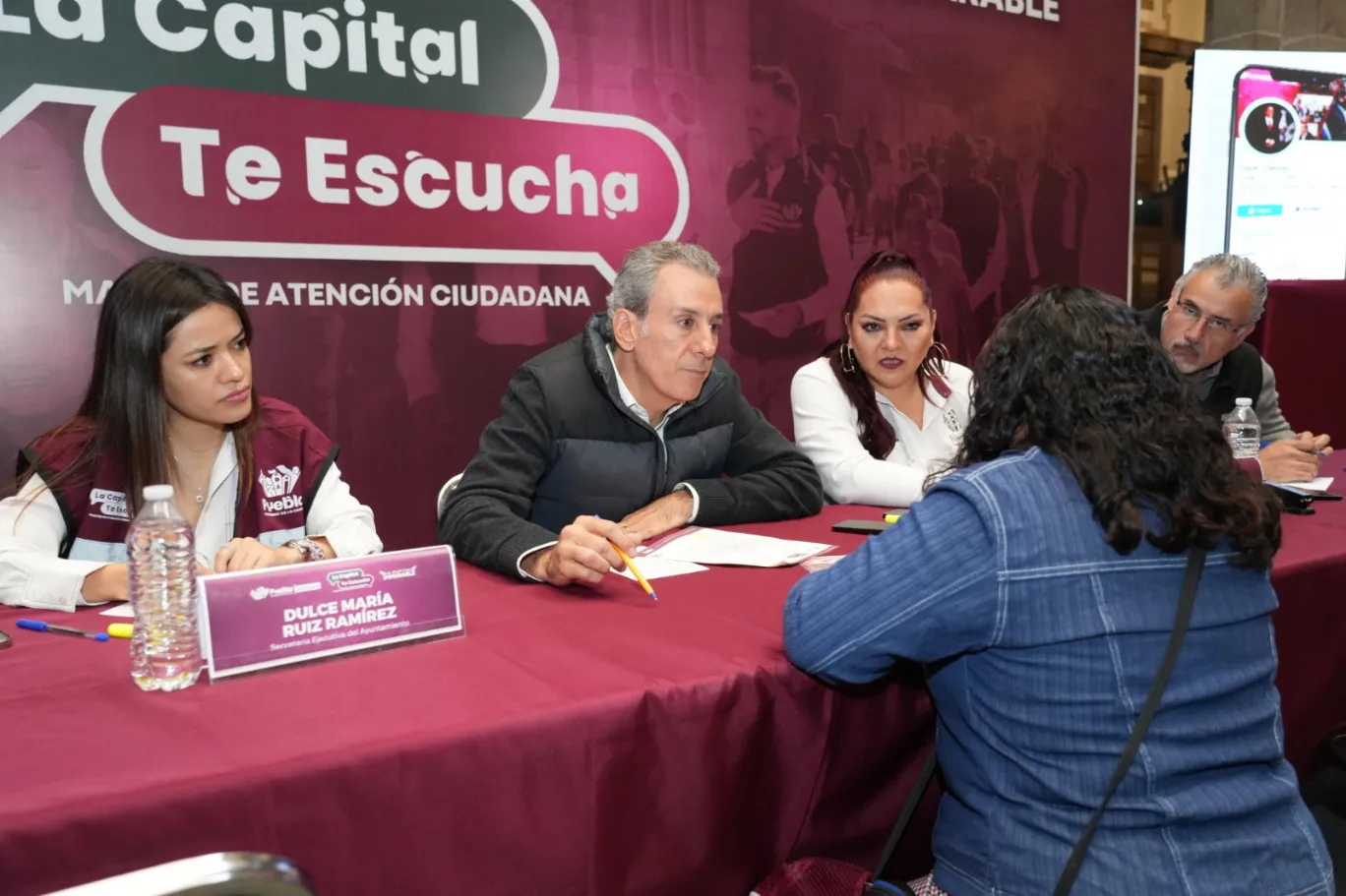 Pepe Chedraui continúa La Capital te Escucha: en el Palacio Municipal; recibió a poblanas y poblanos