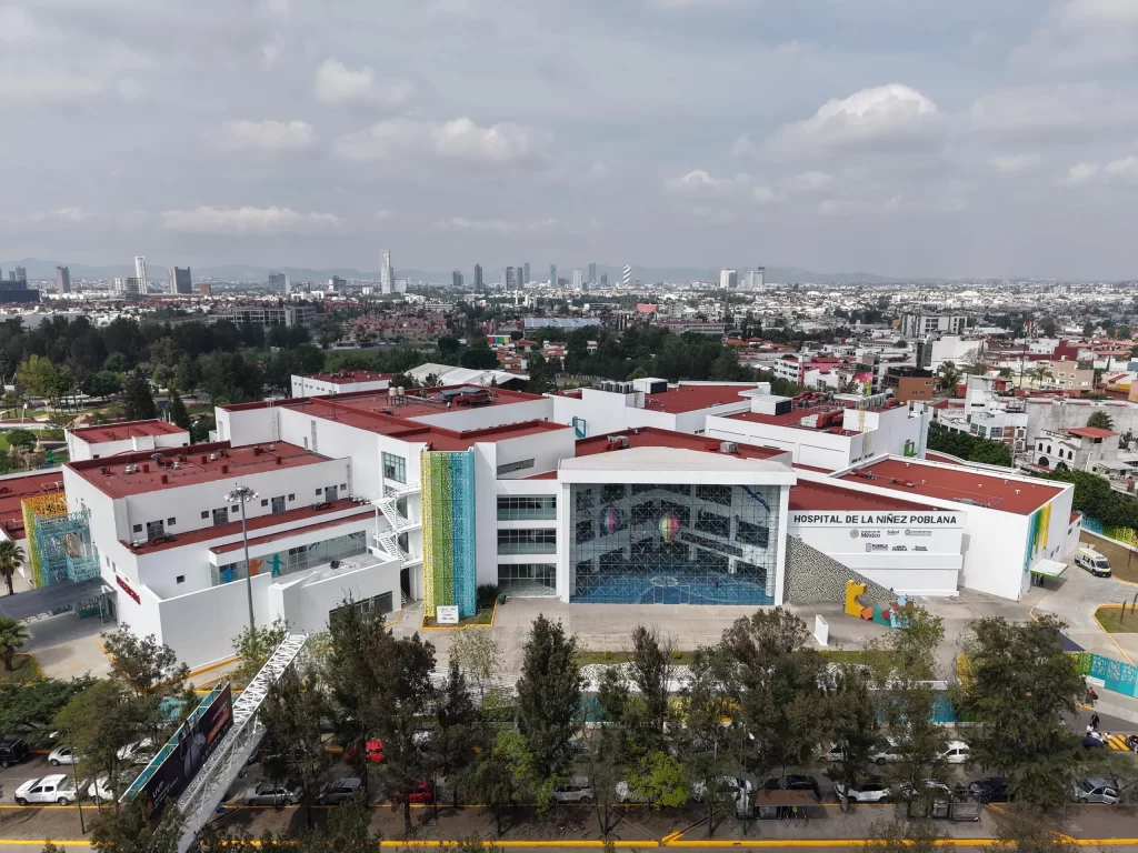 Sheinbaum y Armenta inauguraron dos nuevas torres en el Hospital de la Niñez Poblana