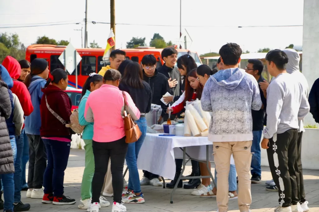 UTH Demuestra solidaridad con familiares de pacientes en el Hospital General de Huejotzingo