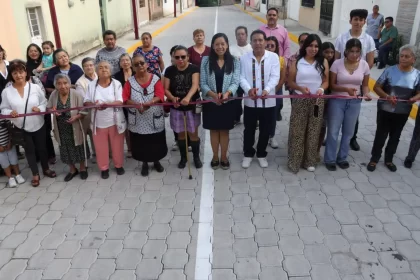 Ariadna Ayala, entrega obra de alto impacto social en Metepec