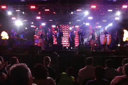 Ariadna Ayala, llena de música y alegría la Feria de Atlixco con los Socios del Ritmo