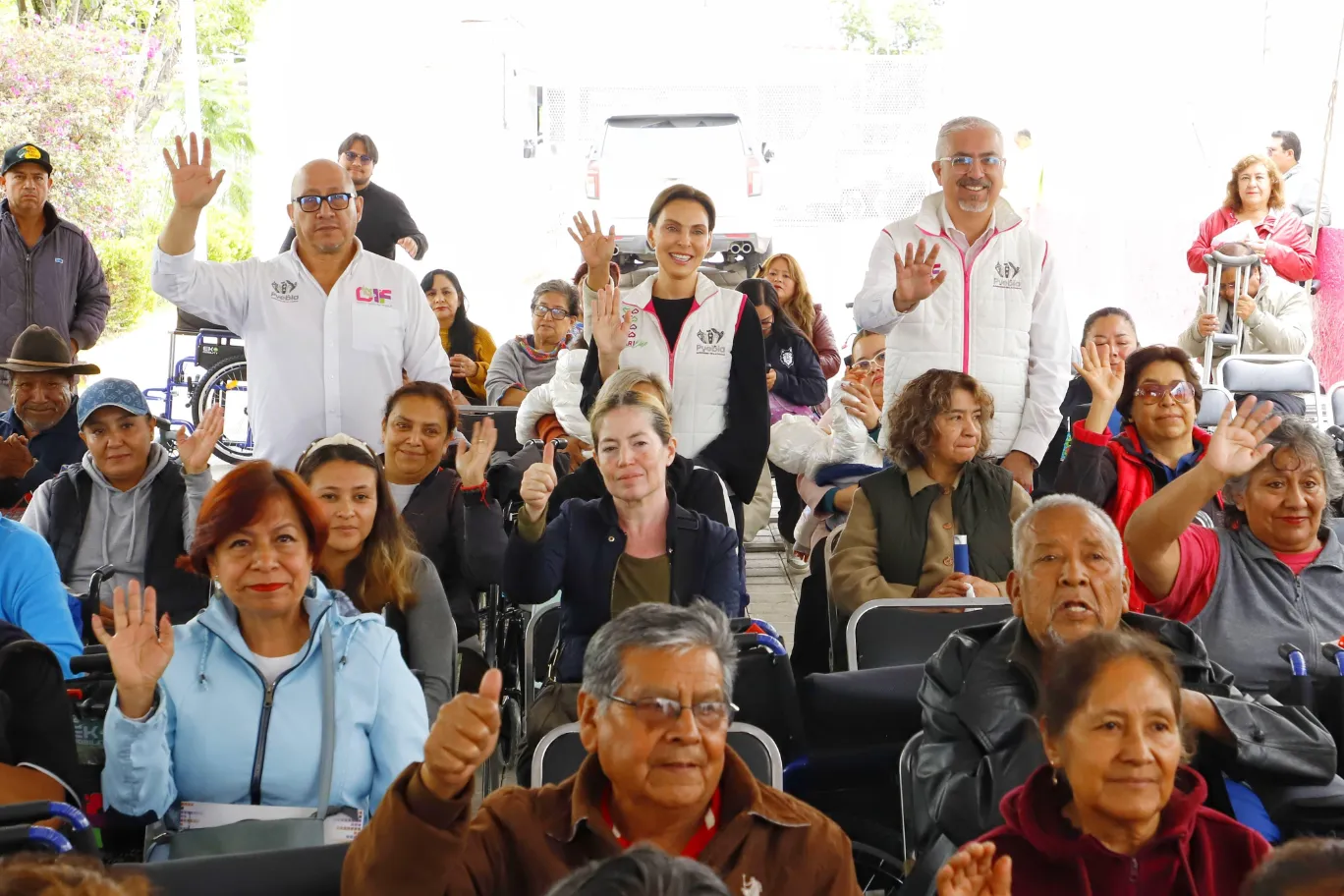 Beneficia MariElise Budib a 74 personas con entrega de aparatos funcionales