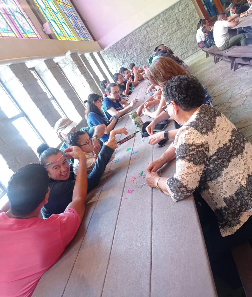 Continúa DIF Puebla Capital sumando alegrías con viaje a Mundo Imáyina