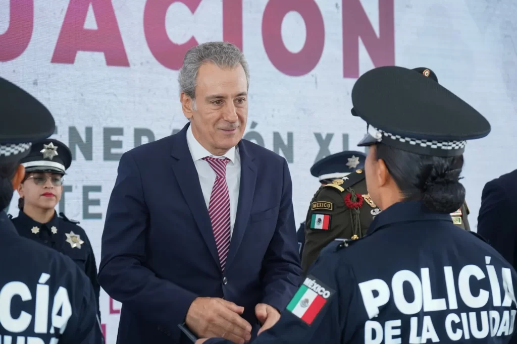 Encabeza Pepe Chedraui graduación de cadetes de la Academia de Formación y Profesionalización Policial de la SSC