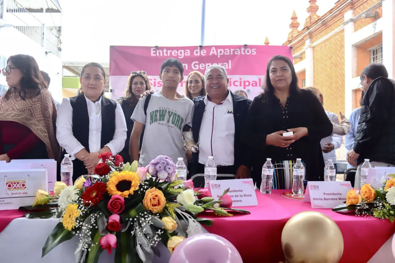 Gloria Barrales gestiona y entrega masivamente aparatos ortopédicos y prótesis a ciudadanos de Amozoc