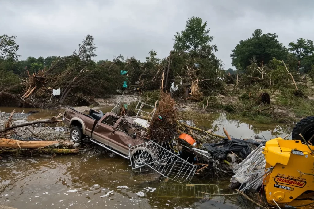 Inundaciones en Texas: más de 80 muertos y decenas de desaparecidos
