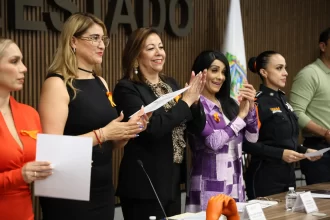 Invita Laura Artemisa a trabajar codo a codo para erradicar violencia contra las mujeres