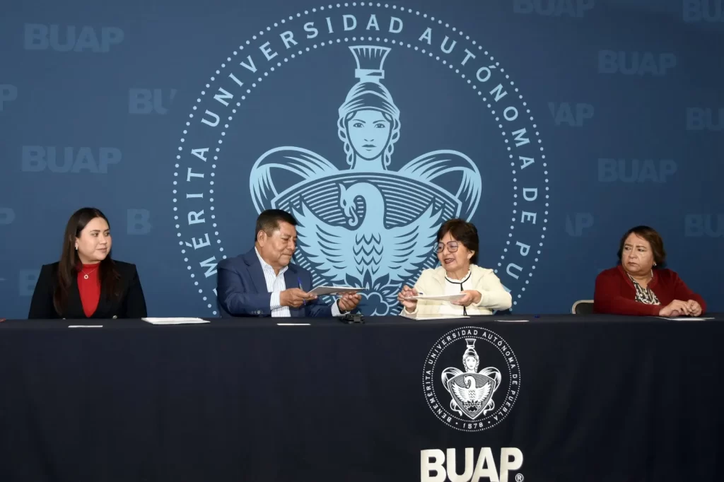 Lilia Cedillo firma convenio de colaboración con la Secretaría de Infraestructura estatal