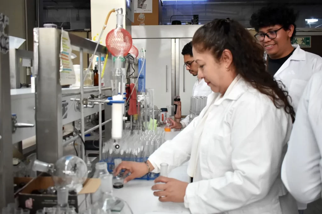 Obtiene investigadora de la Buap patente por compuesto que reduce células de cáncer de mama y cérvico uterino 