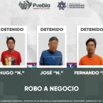 Policías de la Ciudad, aseguran a tres hombres aparentemente involucrados en robos a tiendas de conveniencia