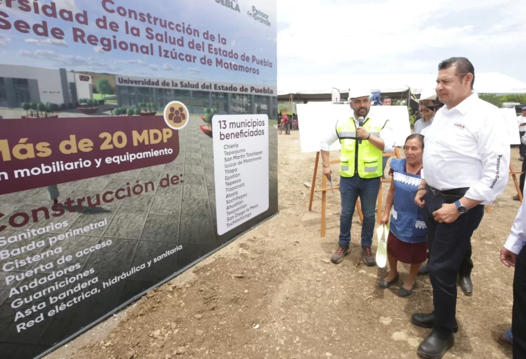 Alejandro Armenta coloca la primera piedra de la Universidad de la Salud (USEP) en la región mixteca