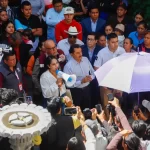 Soluciones puntuales, vigilancia reforzada y certeza jurídica: respuesta firme de Tonantzin Fernández a comerciantes del mercado Cosme del Razo