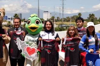 Presentan San Andrés Cholula y Cruz Roja Puebla playera y medalla de la Carrera Nacional ‘Todo México Salvando Vidas 2025’