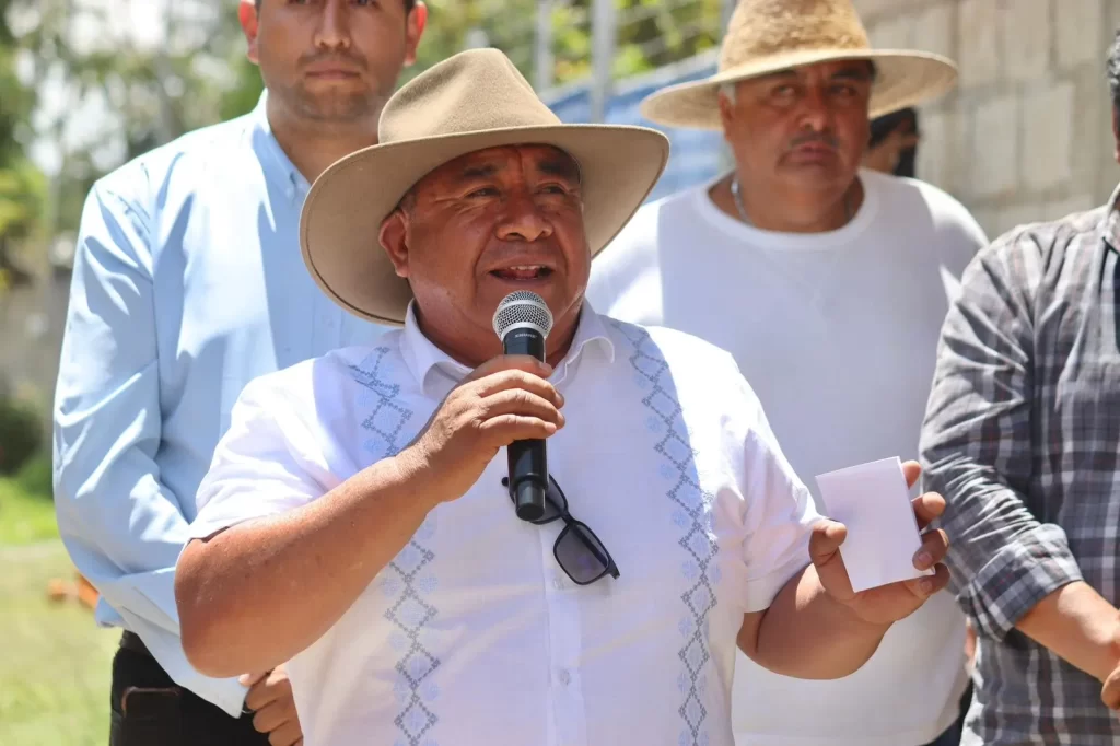 Dan banderazo a obras comunitarias en Amozoc
