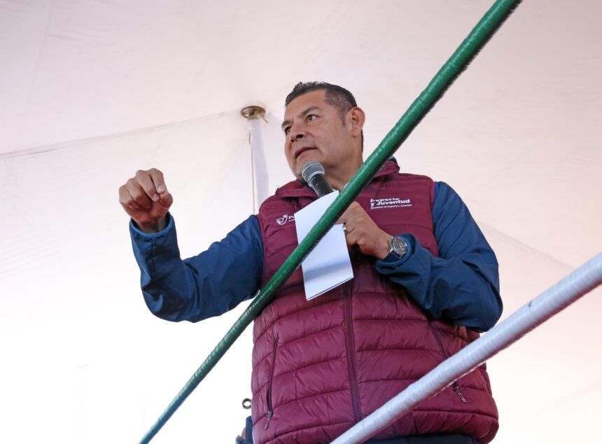 Reconocen a deportistas destacados en Romero Vargas con apoyo de autoridades estatales y municipales