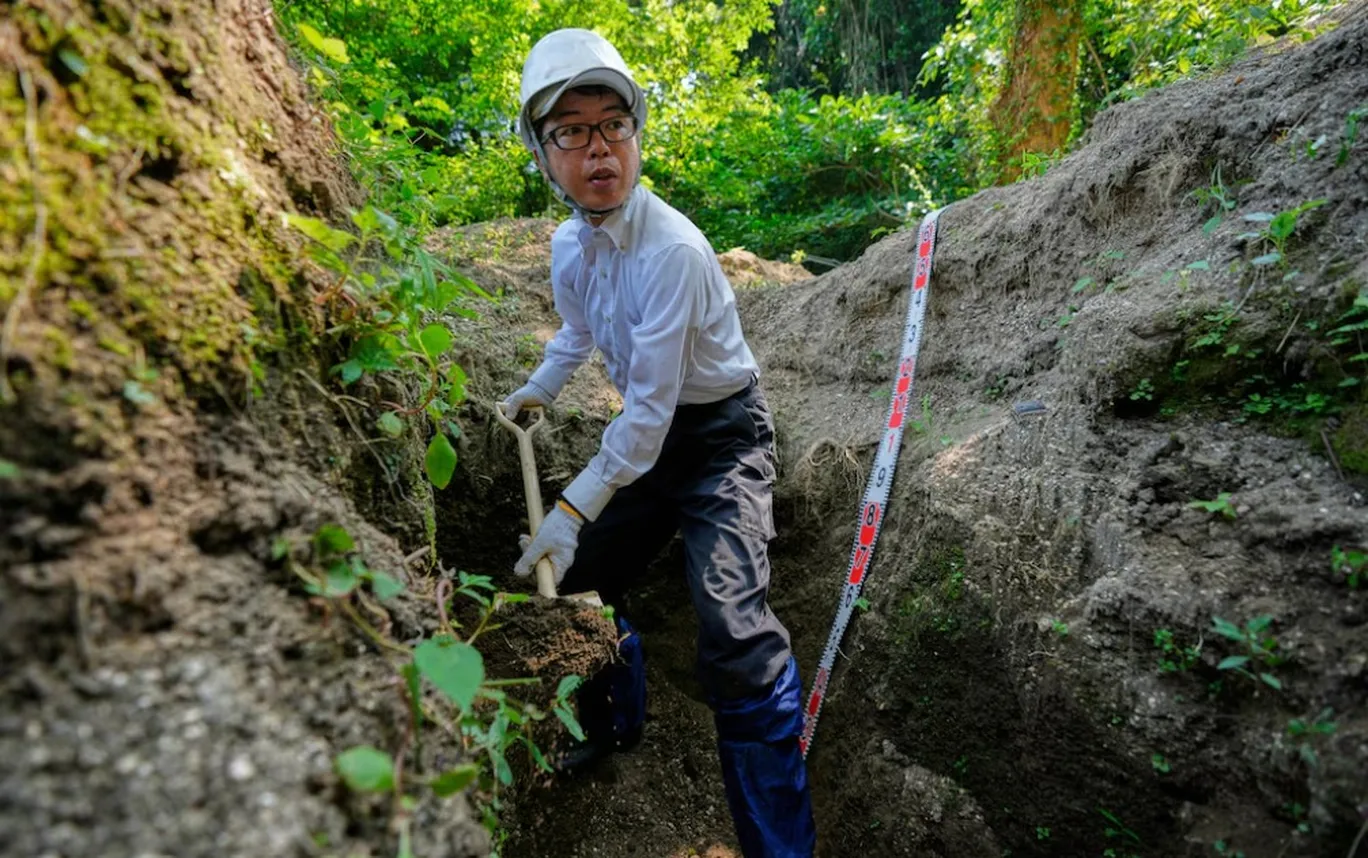 La búsqueda de desaparecidos de Hiroshima continúa 80 años después de la bomba atómica en una remota isla de Japón