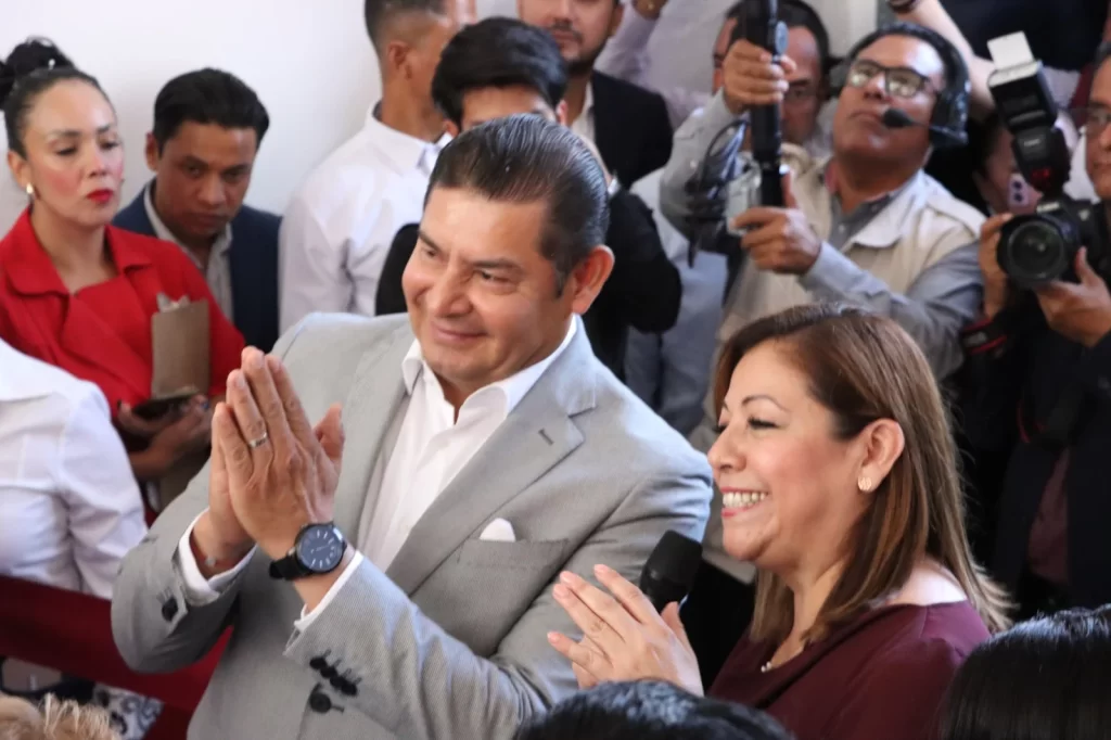 Casa de gestión inaugurada por Laura Artemisa Chavez Garcia y Alejandro Armenta