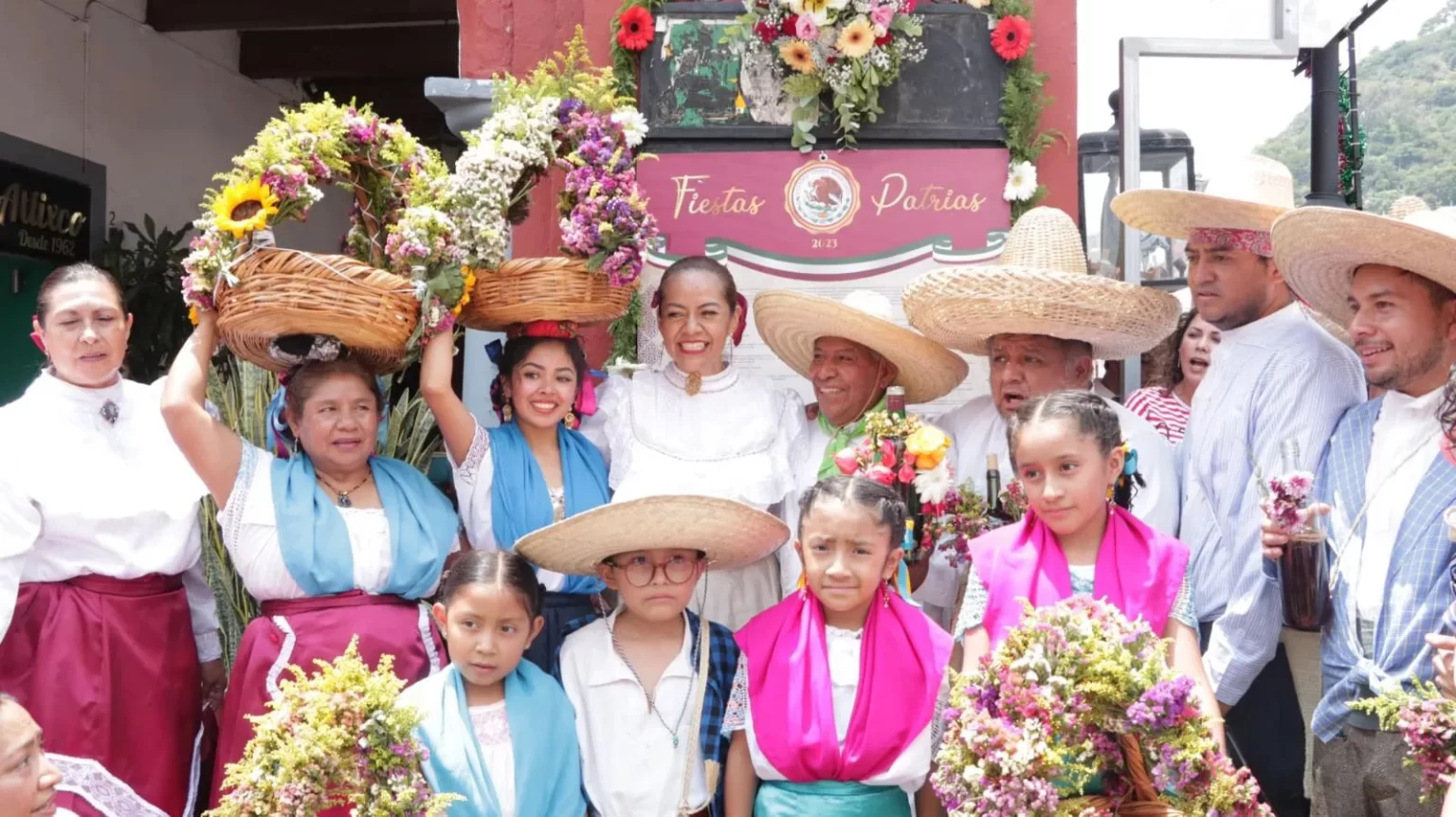 Orgullo y Cultura: Ariadna Ayala encabeza el inicio de las fiestas patrias en Atlixco imagen 1