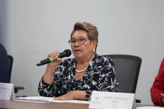 Aprueban propuesta legislativa para dignificar salas de espera en hospitales públicos imagen 1