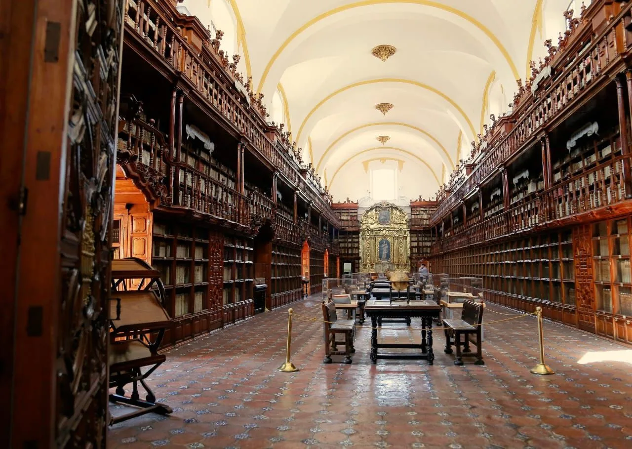 La Biblioteca Palafoxiana sufre daños por malas prácticas administrativas imagen 1