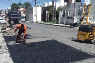 Mejor infraestructura vial fortalece al comercio local: avanza Campaña Capitalina Bacheando Puebla imagen 1