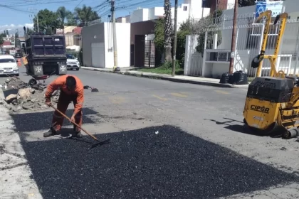 Mejor infraestructura vial fortalece al comercio local: avanza Campaña Capitalina Bacheando Puebla imagen 1