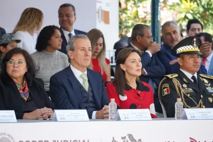 Asiste Pepe Chedraui al Desfile Cívico -Militar por el 215 Aniversario de la Independencia