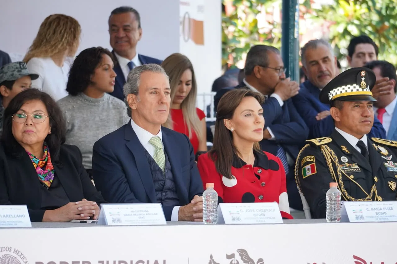 Asiste Pepe Chedraui al Desfile Cívico -Militar por el 215 Aniversario de la Independencia