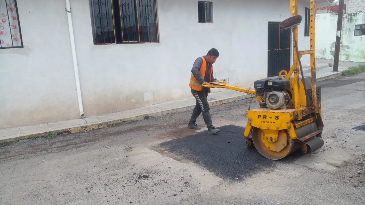 Atiende nuevos puntos de la ciudad la Campaña Capitalina Bacheando Puebla