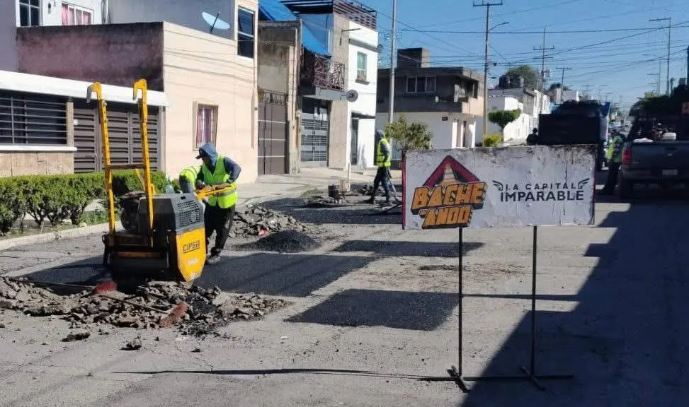 Campaña Capitalina Bacheando Puebla avanza trabajos en 25 vialidades