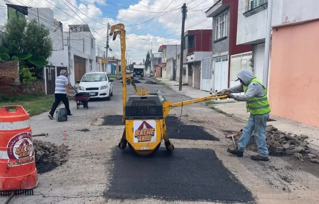 Campaña Capitalina Bacheando Puebla avanza trabajos en 25 vialidades