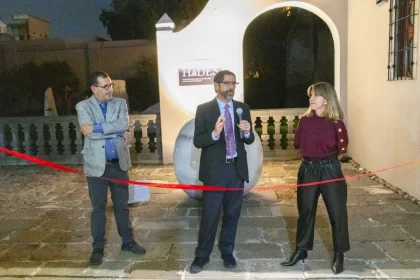 El escultor de lo intangible llega a Puebla con su instalación ‘Hades’