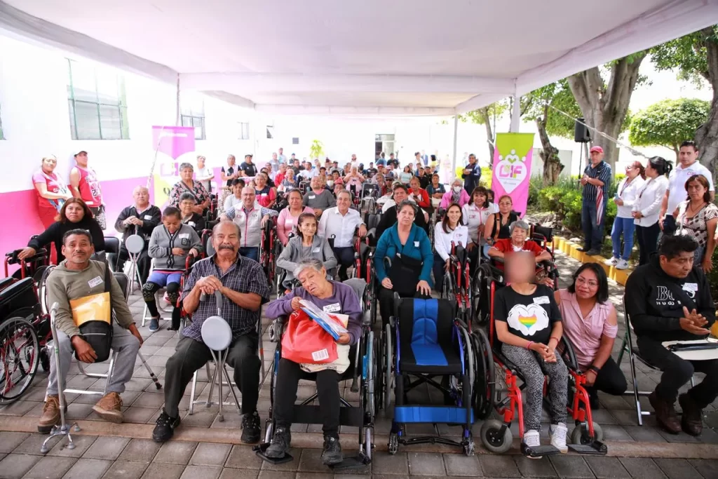 Entregan Pepe Chedraui y MariElise Budib aparatos ortopédicos para mejorar movilidad de las y los poblanos